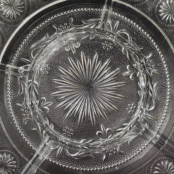 Rare Find: 1970 Sandwich Glass Clear Egg Oyster Serving Plate Brockway Glass Ame - Picture 4 of 10